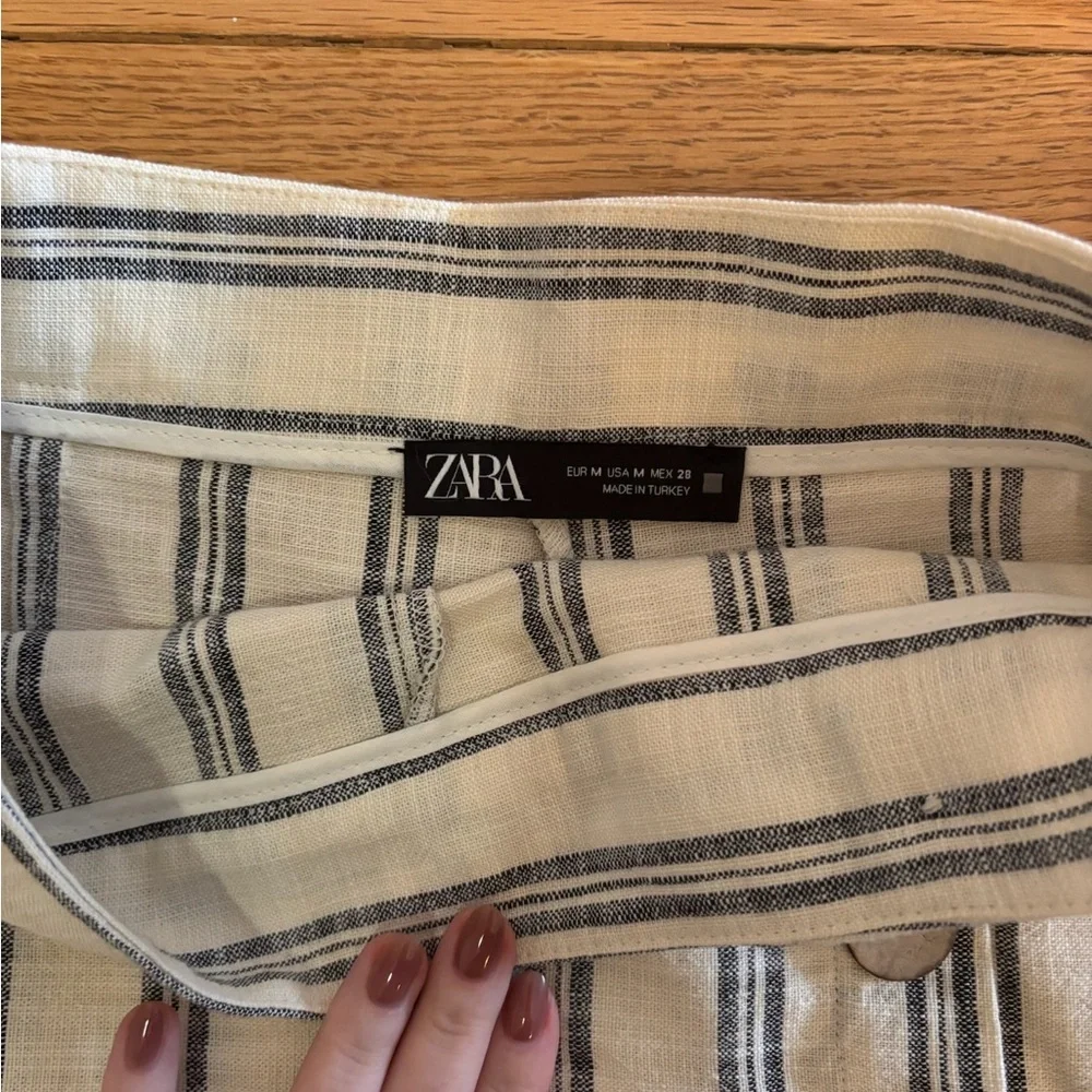 ZARA Striped Cream and Black Skort - Picture 3 of 4